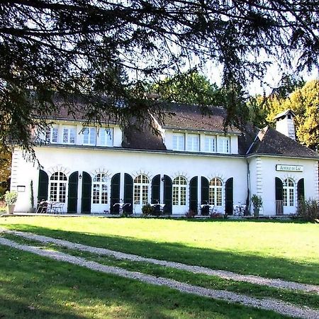 Auberge Du Lac De Mondon Mailhac-sur-Benaize Bagian luar foto